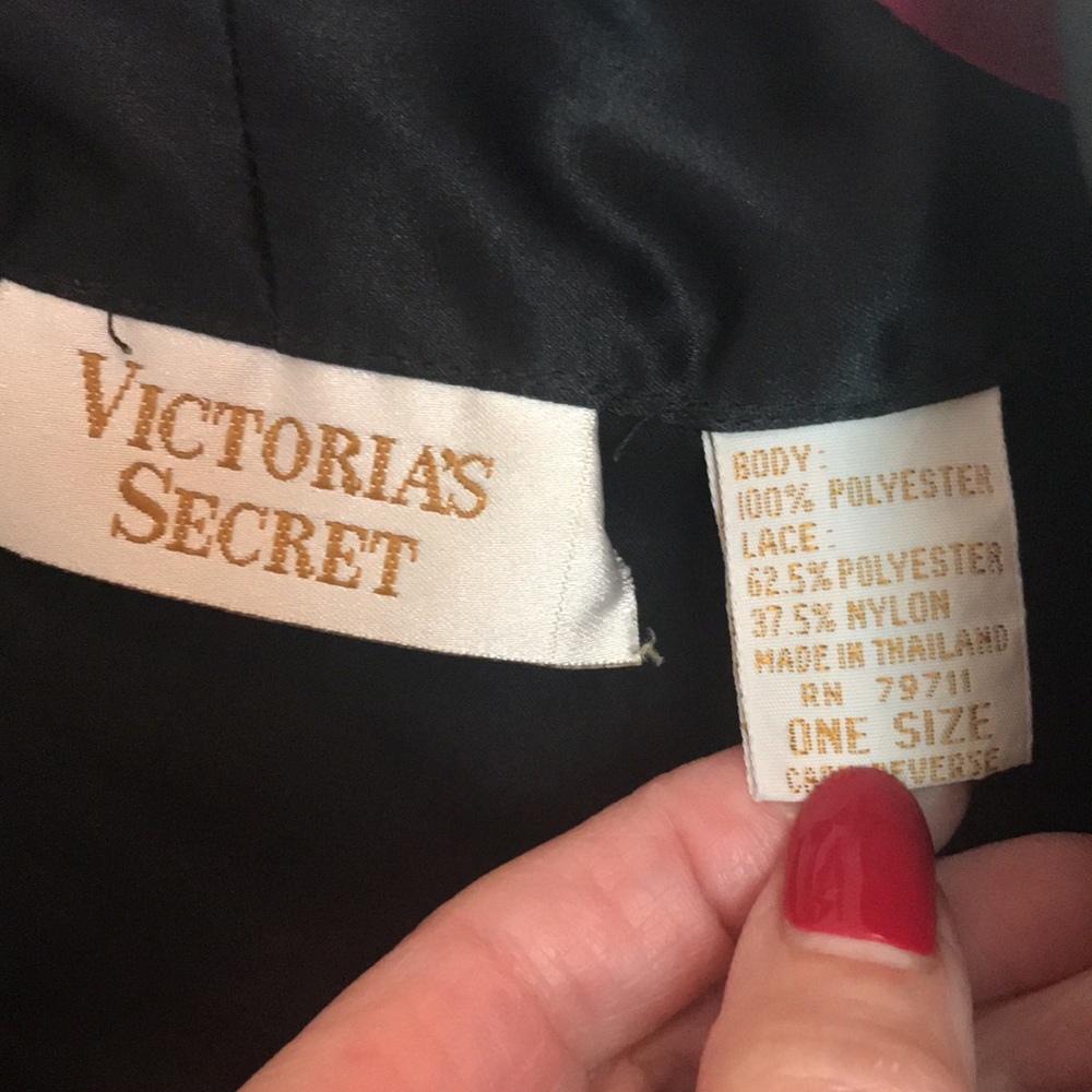 Victoria’s Secret Vintage Black Lace Robe - Picture 6 of 9